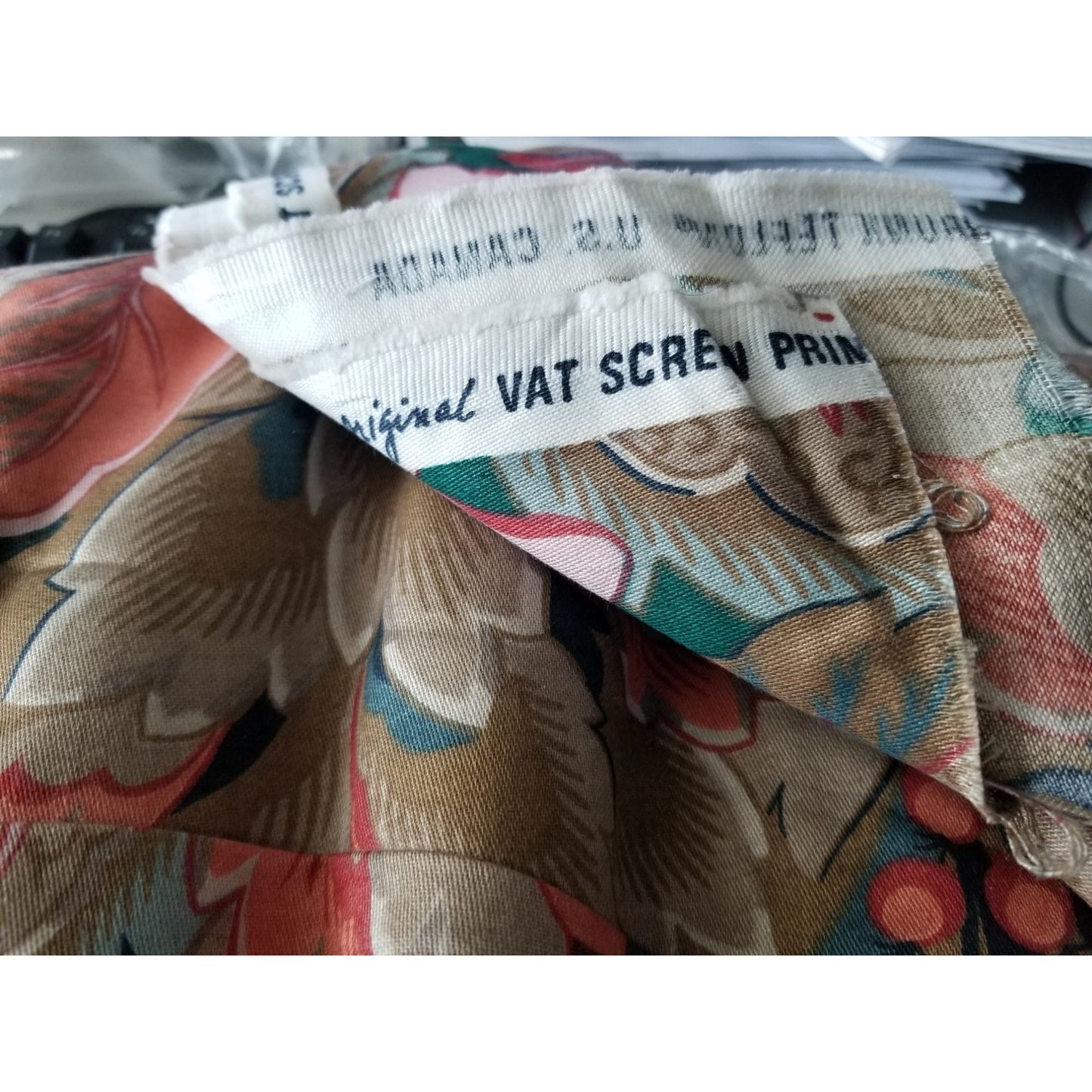 Material Preshrunk Teflon Screen Print 3 Yards 60" wide Big Flowers Brown Red Green 1988