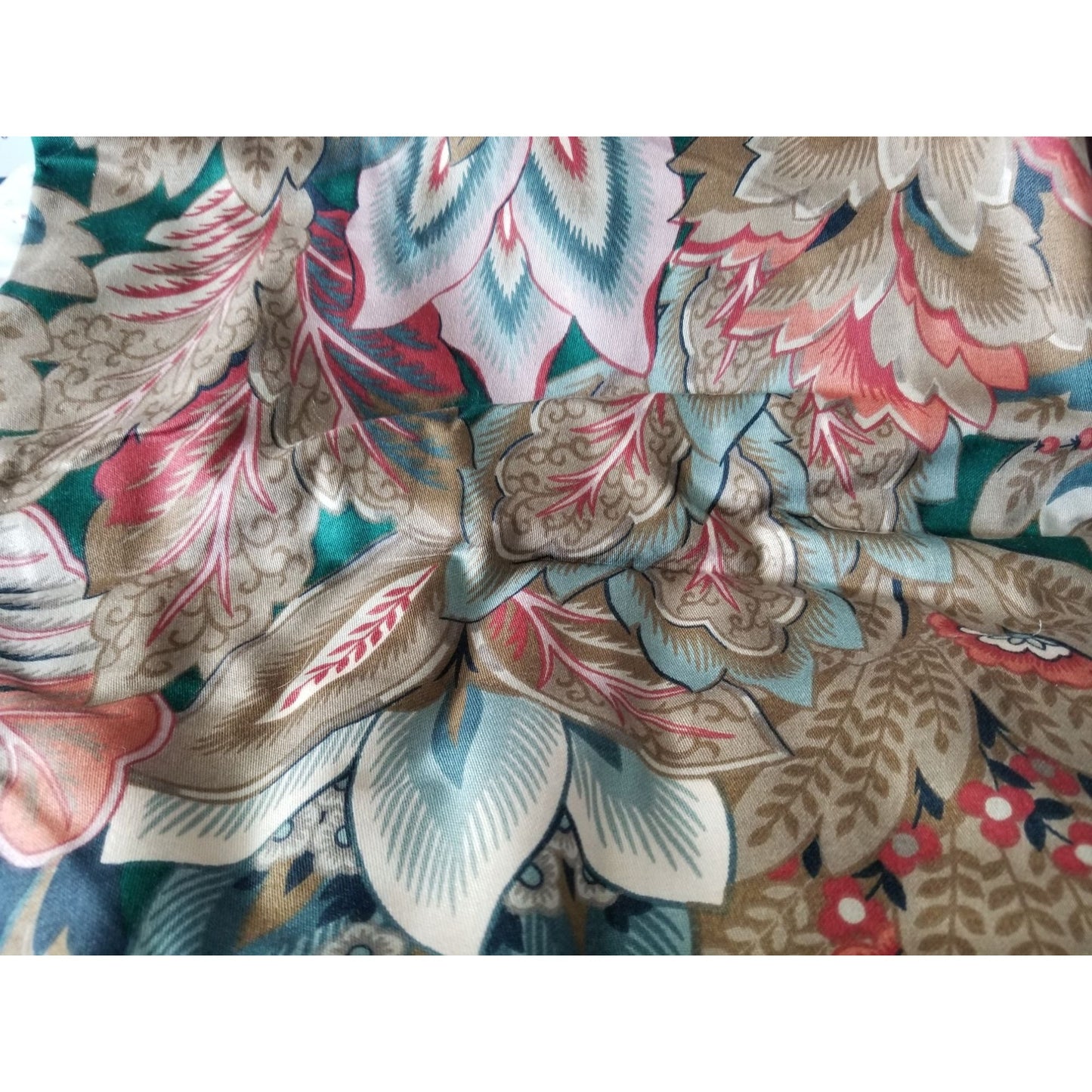 Material Preshrunk Teflon Screen Print 3 Yards 60" wide Big Flowers Brown Red Green 1988