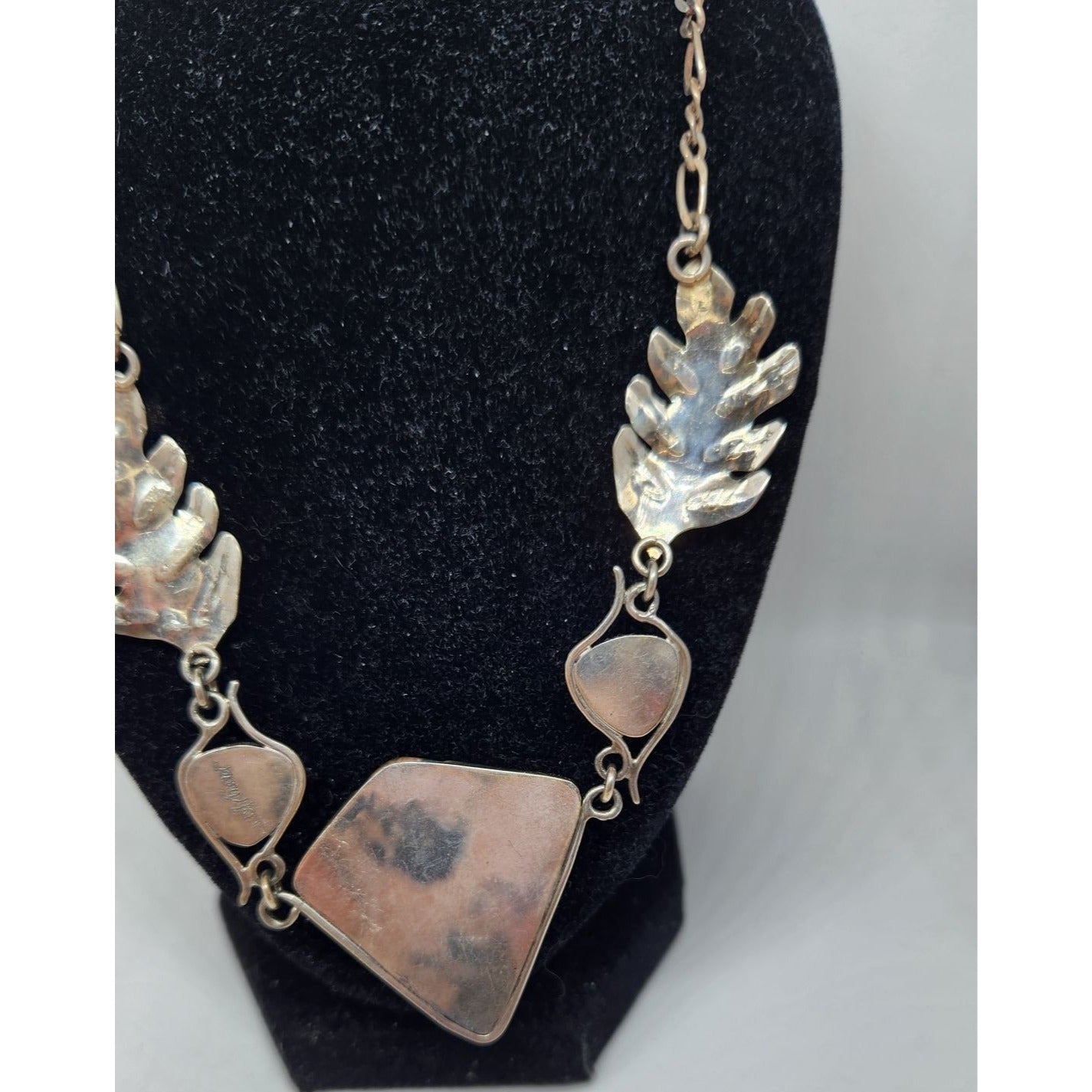 Necklace Ocean Jasper  Crystal  Drusi Geode Silver Leaves 14 K gold accents 25.1 Gr  N00001