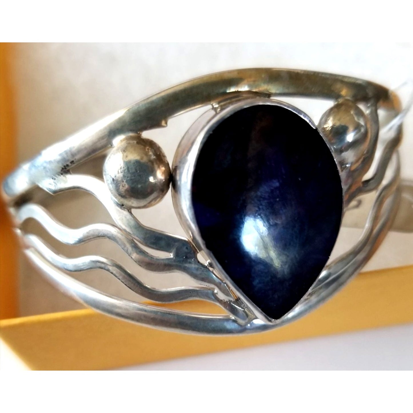 Bracelet Cuff 925 Silver Sugalite  27.9 Gr 139.5 ct  7 cm x 5.5 cm 3 cm open  3  cm High Silver Purple Silver