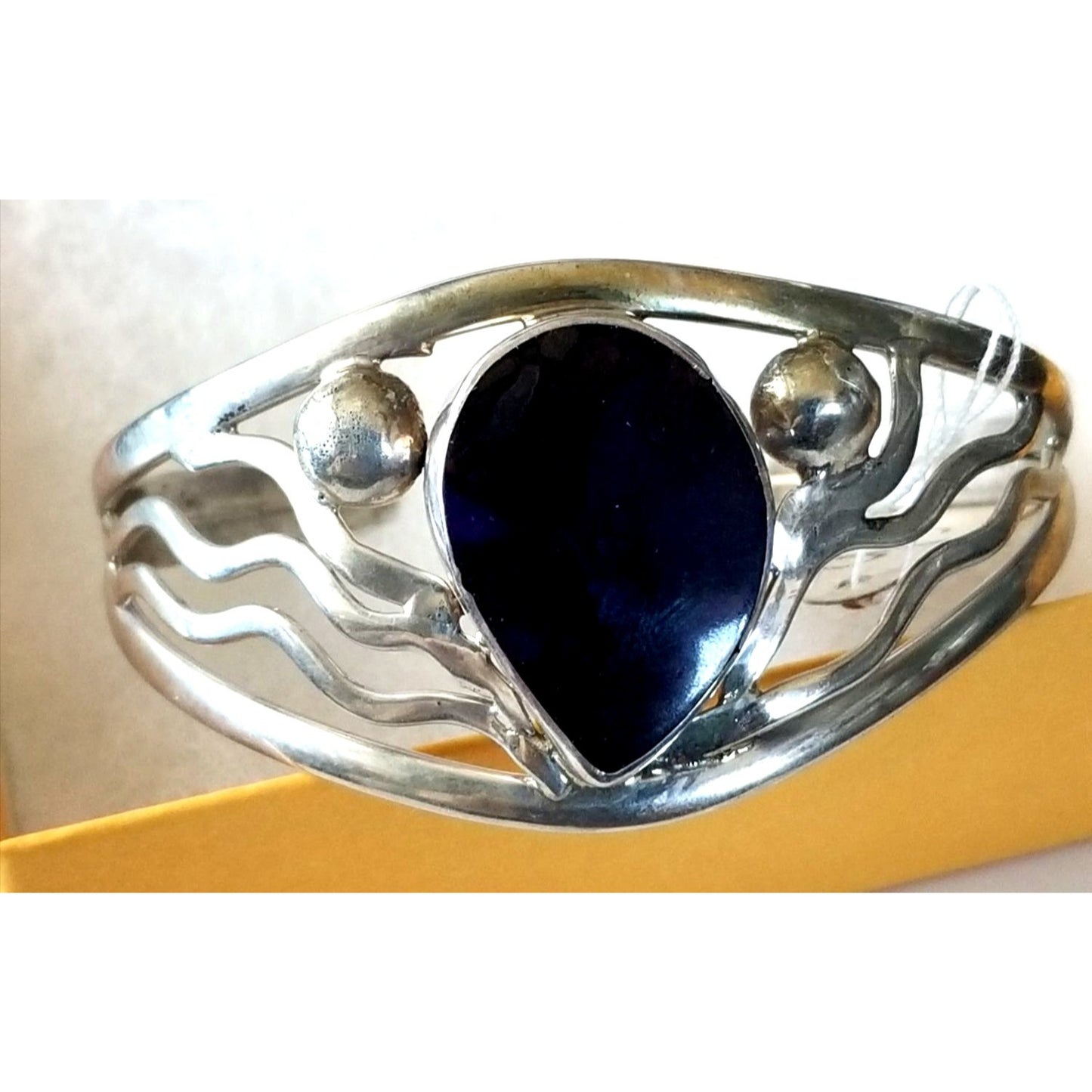 Bracelet Cuff 925 Silver Sugalite  27.9 Gr 139.5 ct  7 cm x 5.5 cm 3 cm open  3  cm High Silver Purple Silver