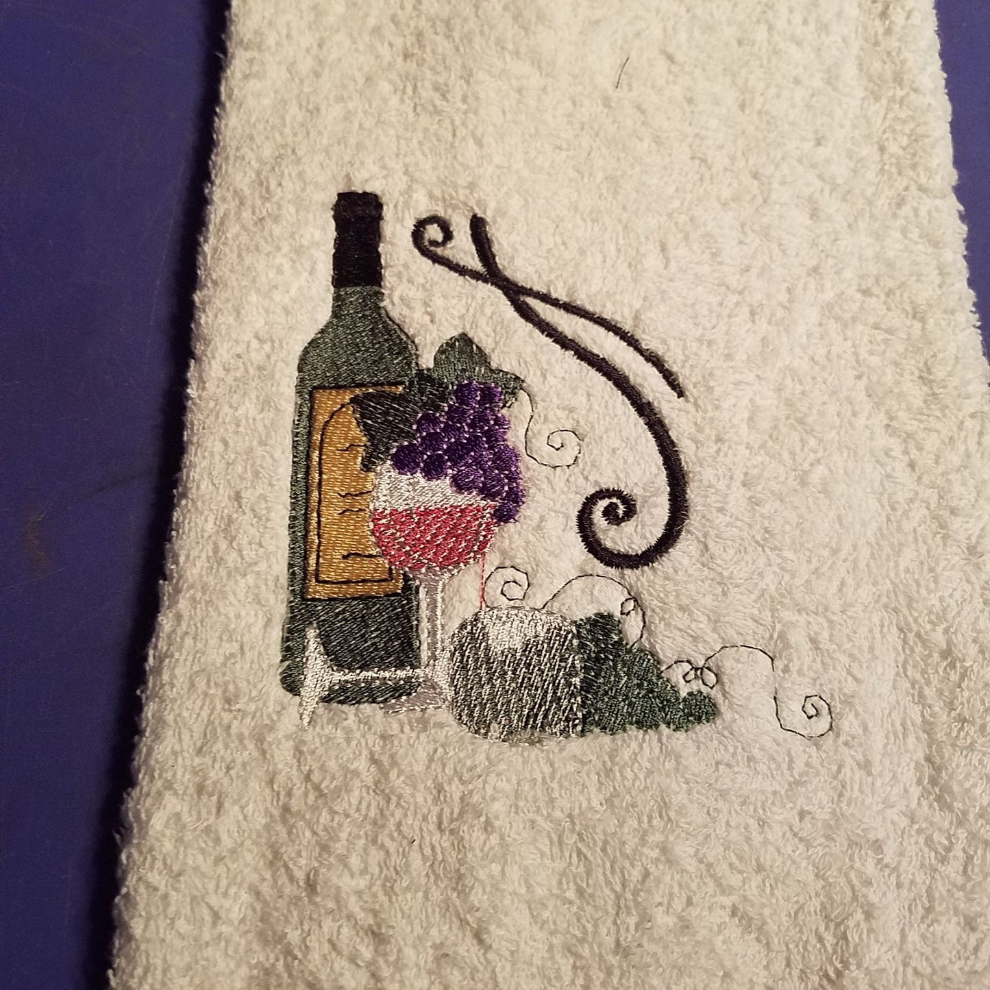 Kitchen Towel Embroidered 100% 1 Cotton Wine Bottle Glass Grapes  15 x 21