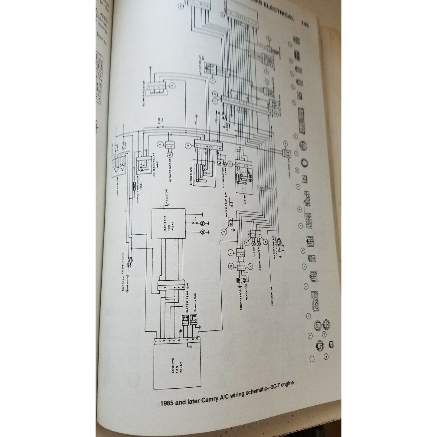 Book 1983 -1986  Chilton's Toyota Camry   Repair & Tune-Up Manual