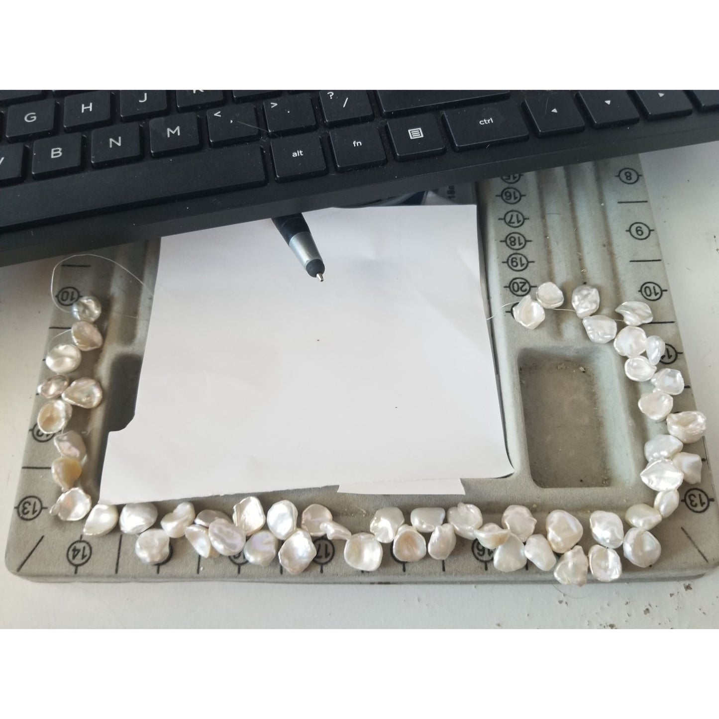 Loose Pearl Flat Round Chips  Bag 61 D  Bits 12 mm  Bin Pearl  51 Pcs 167.5  ct  33.5  gr 16"   Drilled  Freshwater Real Pearls