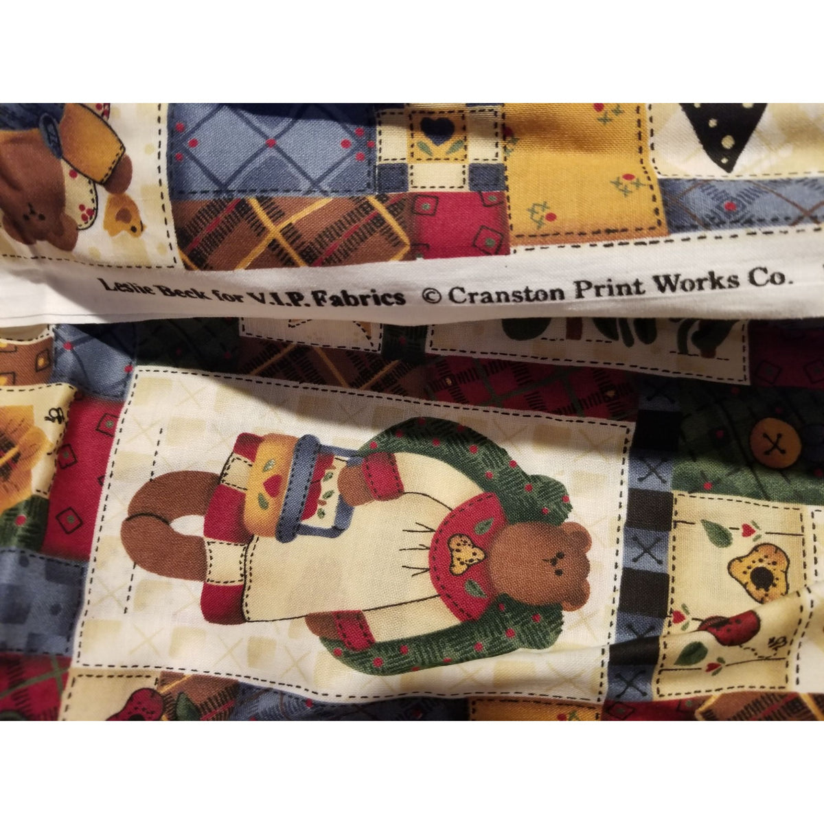 Material Cotton Cream Fabric Chicken Bears Hearts Apples Country Home Leslie Beck VIP Fabric 42" x  45" Cotton