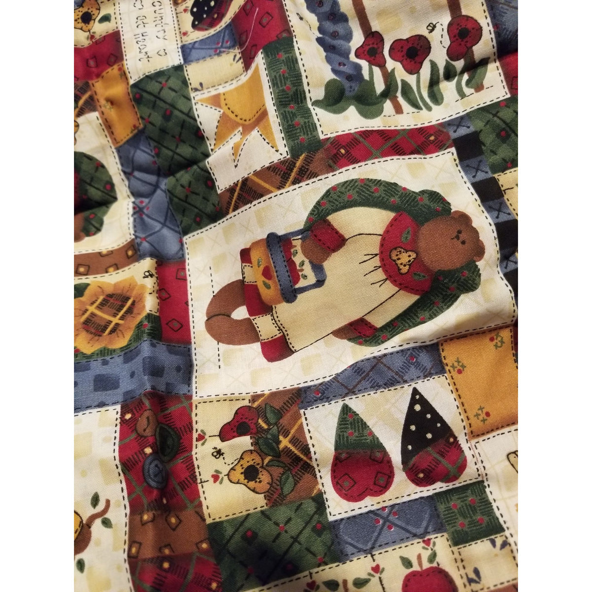 Material Cotton Cream Fabric Chicken Bears Hearts Apples Country Home Leslie Beck VIP Fabric 42" x  45" Cotton