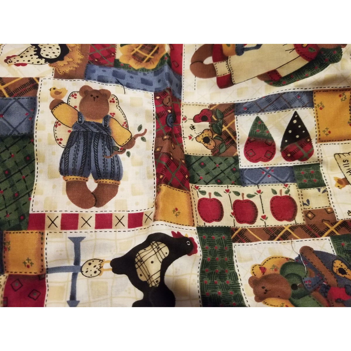 Material Cotton Cream Fabric Chicken Bears Hearts Apples Country Home Leslie Beck VIP Fabric 42" x  45" Cotton