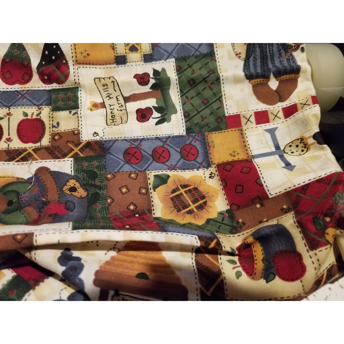 Material Cotton Cream Fabric Chicken Bears Hearts Apples Country Home Leslie Beck VIP Fabric 42" x  45" Cotton
