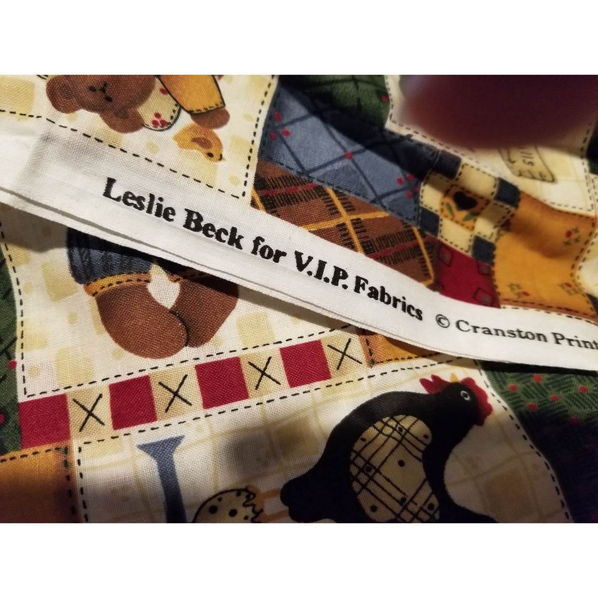 Material Cotton Cream Fabric Chicken Bears Hearts Apples Country Home Leslie Beck VIP Fabric 42" x  45" Cotton