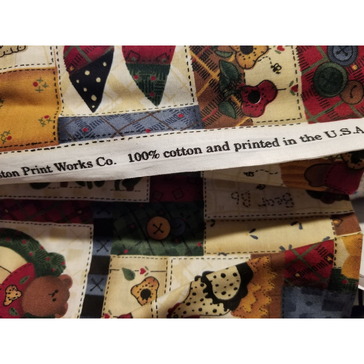 Material Cotton Cream Fabric Chicken Bears Hearts Apples Country Home Leslie Beck VIP Fabric 42" x  45" Cotton