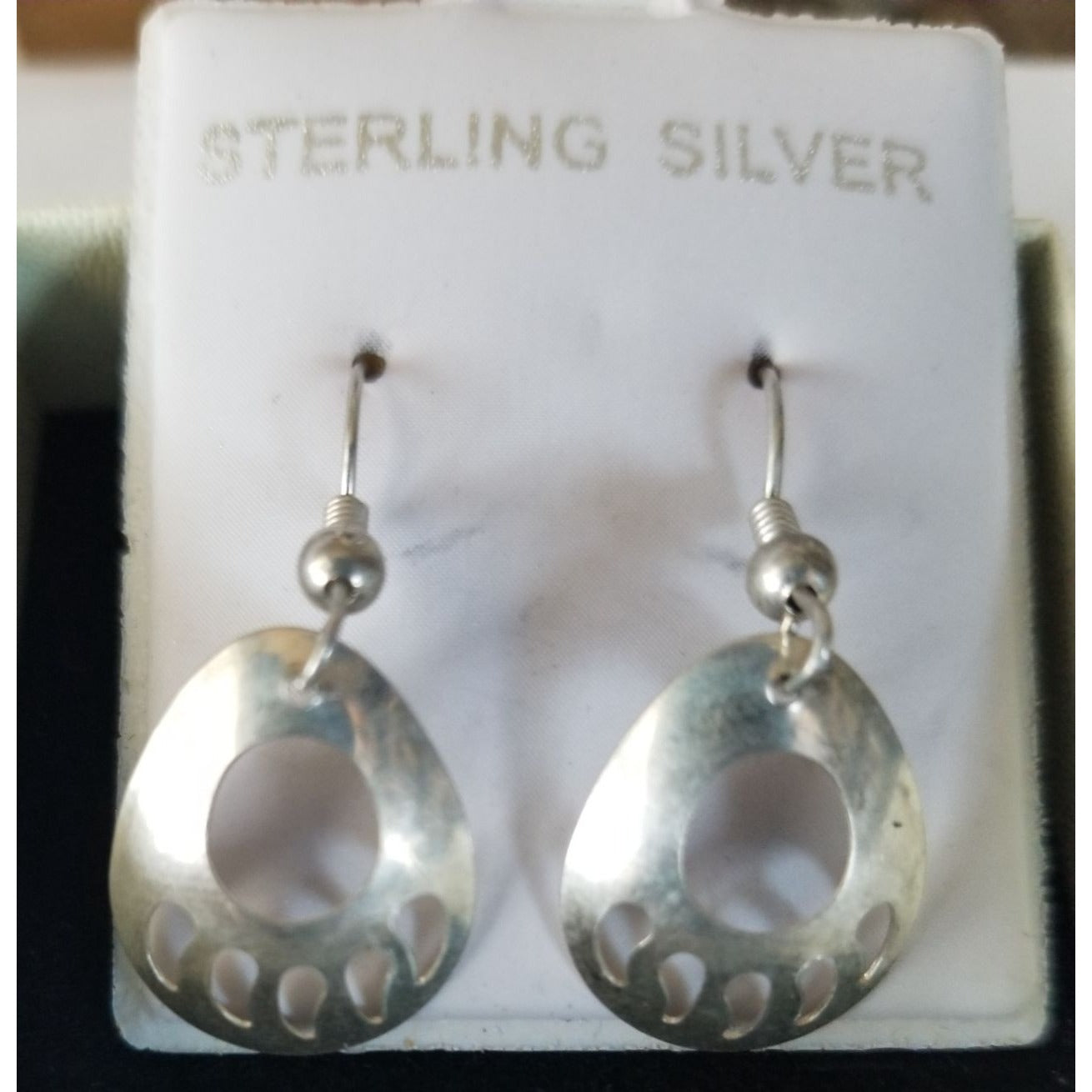 Earrings Silver 1.4 Gr  7  ct  1 cm  x 1.5  cm  Oval Paw print  Silver