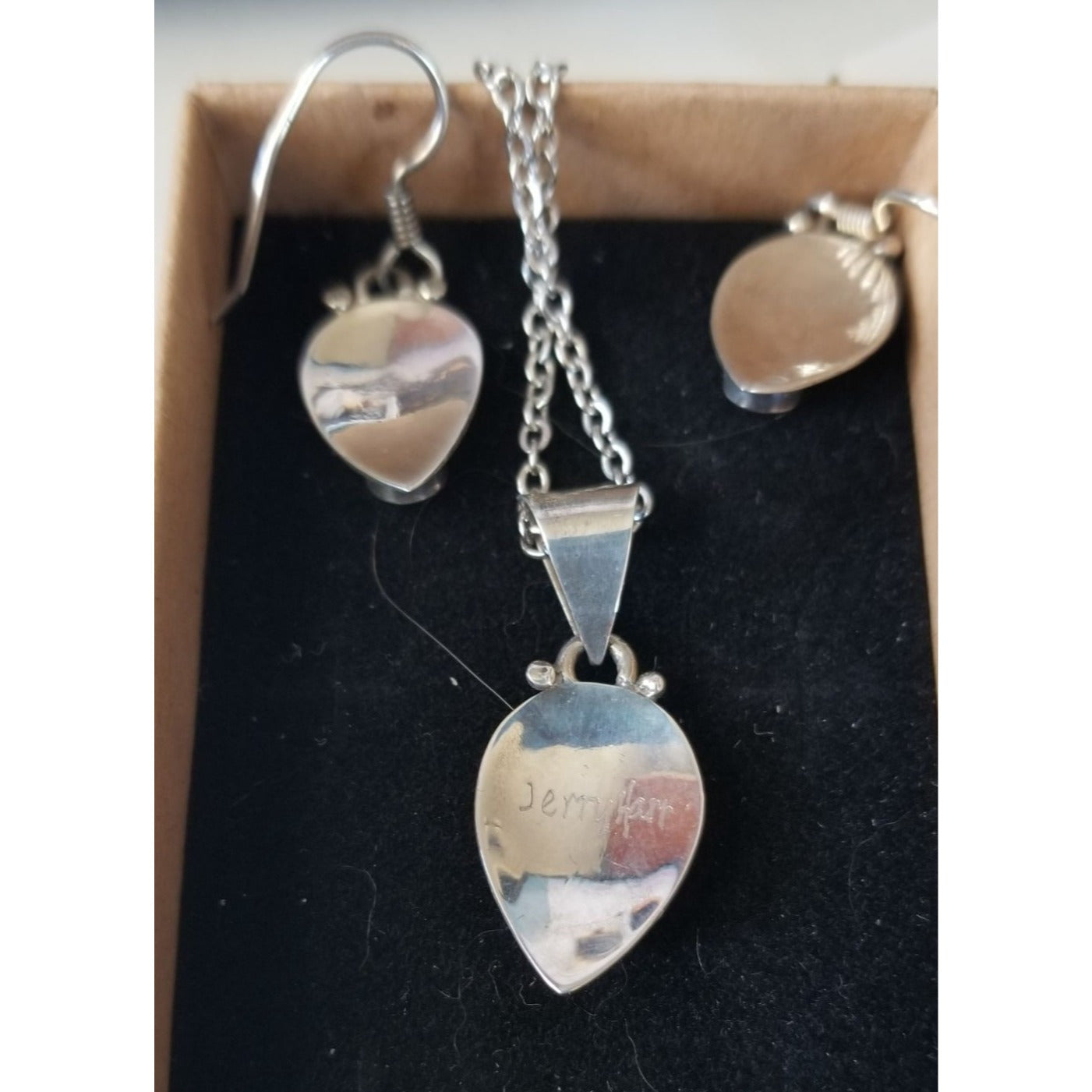 3 Pcs Garnet Earrings Necklace Silver  7.8 gr 39 ct 0.5 x 1 cm 1.5 cm  x 2 cm  18" chain