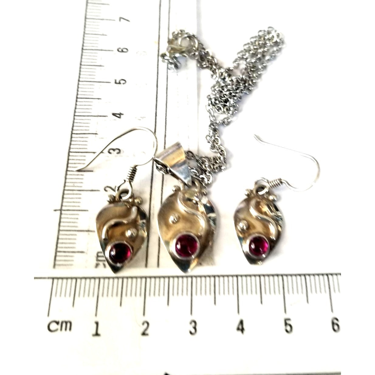 3 Pcs Garnet Earrings Necklace Silver  7.8 gr 39 ct 0.5 x 1 cm 1.5 cm  x 2 cm  18" chain