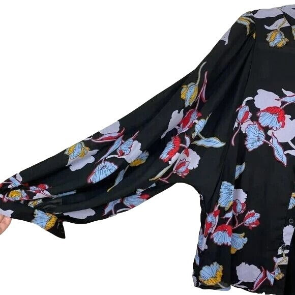 Blouse Who What Wear Black Heirloom Floral Button Front 100 % Polyester NWT Size XXL Chest  50 "  Length   30 " Sleeve   27 "