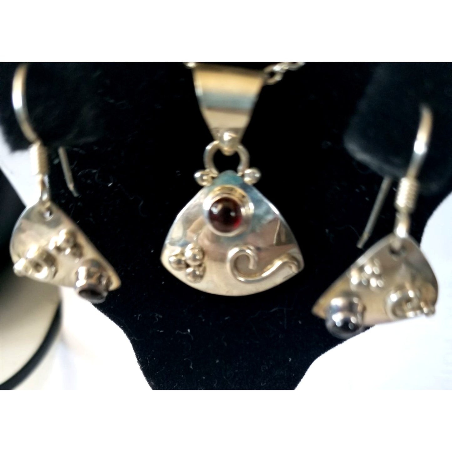 3 Pcs Garnet Earrings Necklace Silver  9.6 gr 48 ct 3.5 x 3 cm 1.5 cm  x 2 cm  18" chain