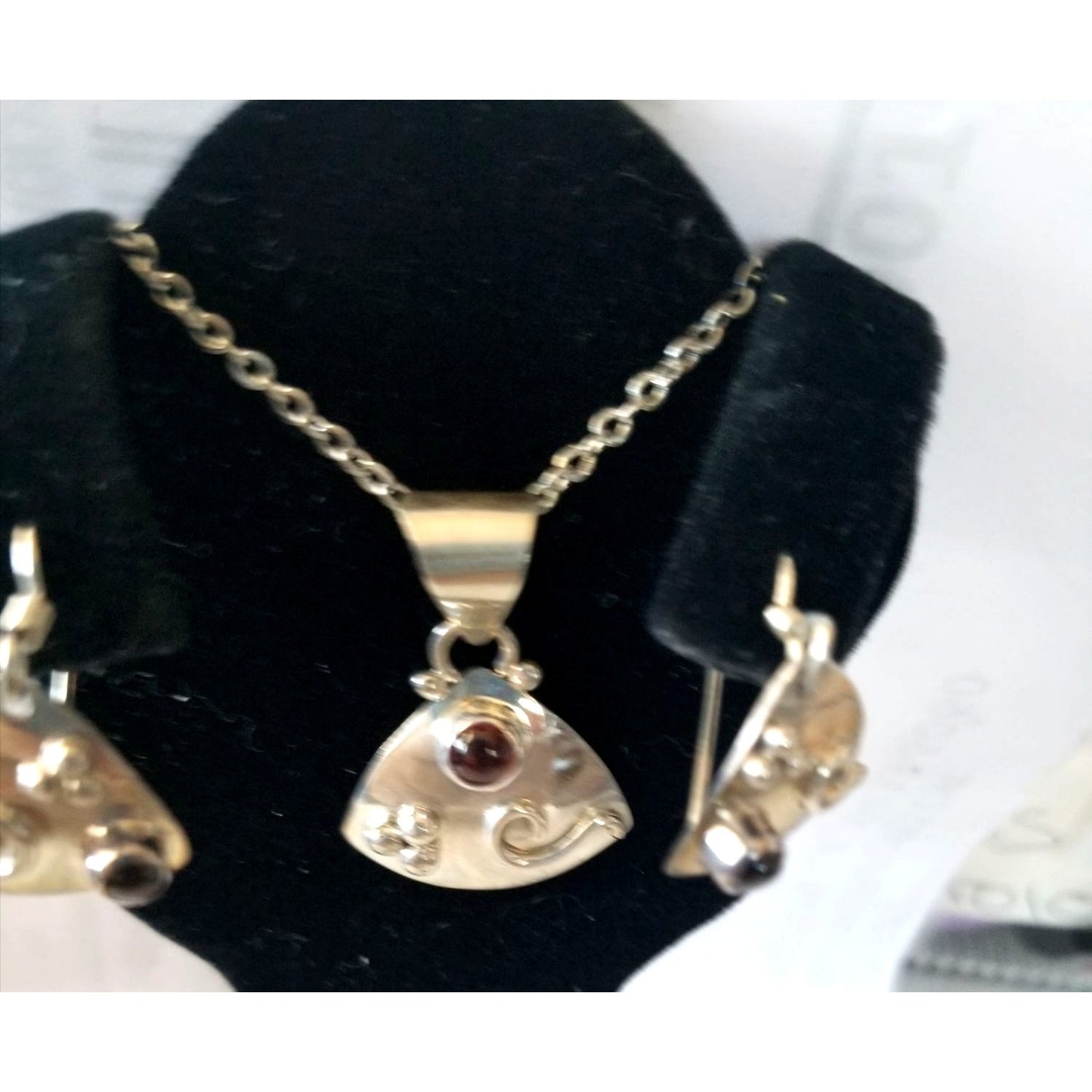 3 Pcs Garnet Earrings Necklace Silver  9.6 gr 48 ct 3.5 x 3 cm 1.5 cm  x 2 cm  18" chain