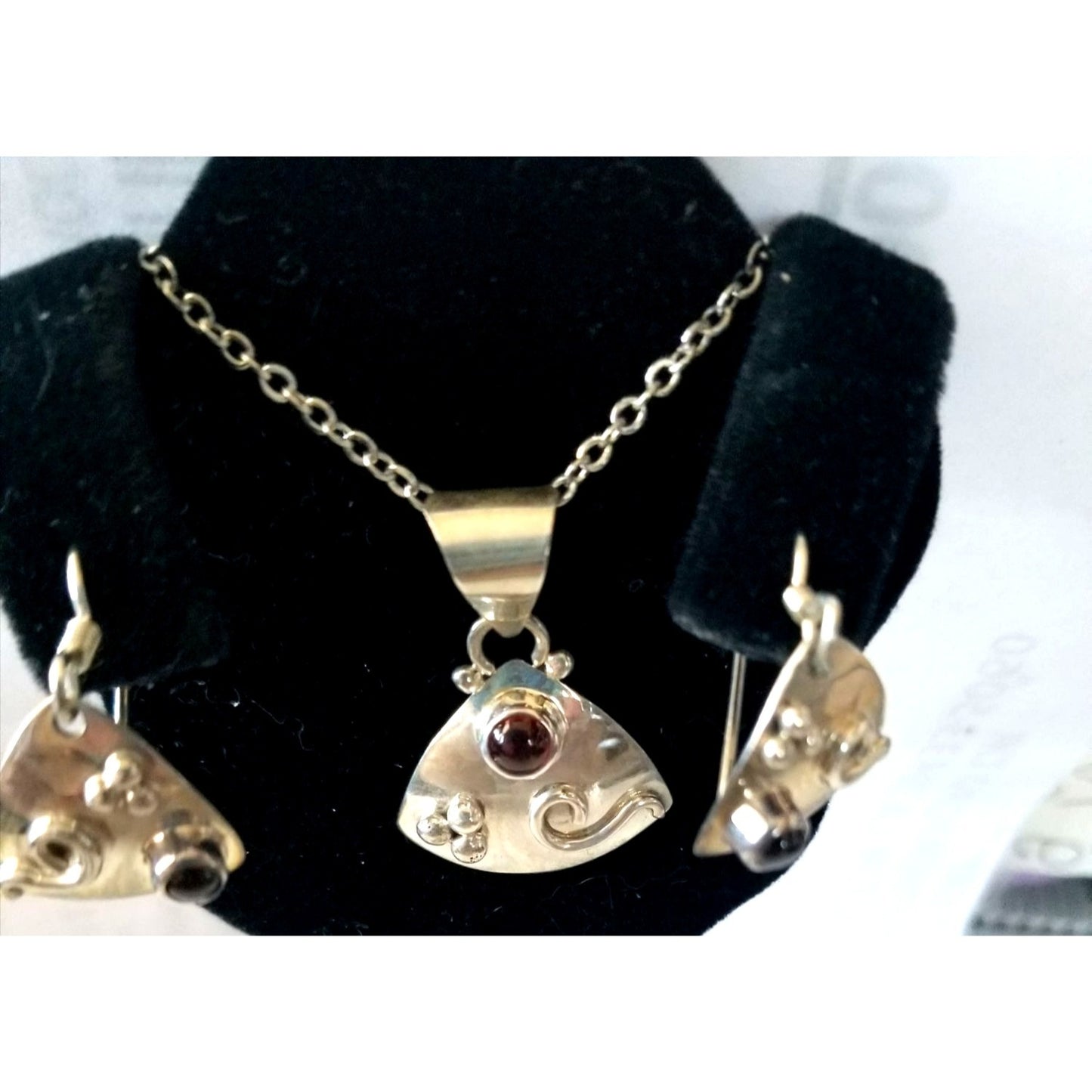 3 Pcs Garnet Earrings Necklace Silver  9.6 gr 48 ct 3.5 x 3 cm 1.5 cm  x 2 cm  18" chain