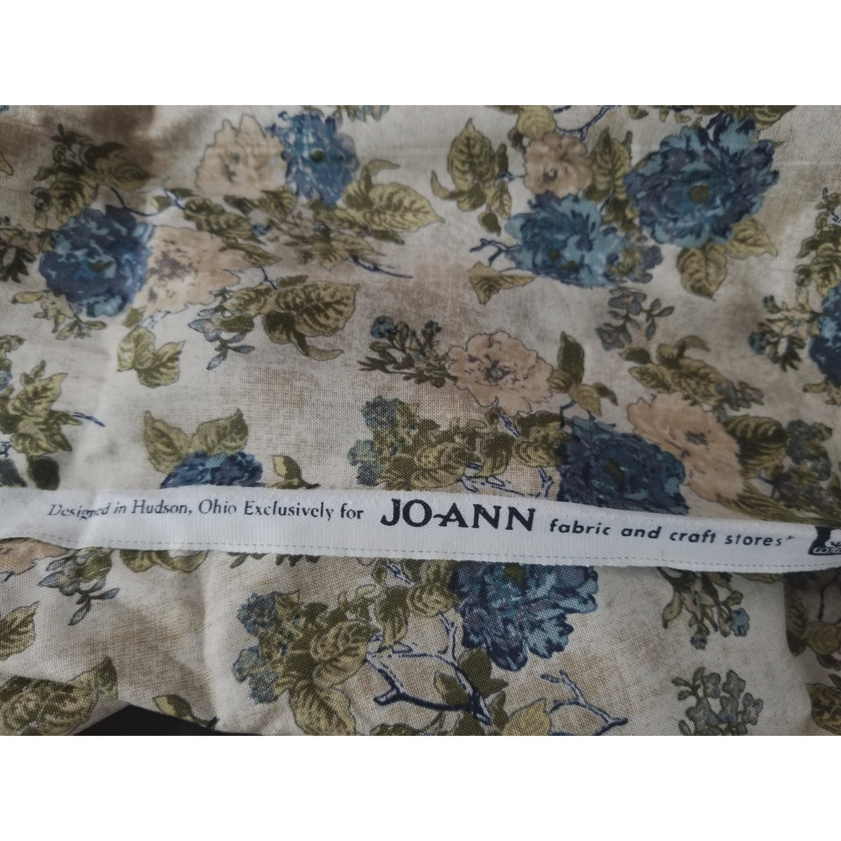 Material  Cream Cotton Fabric Big Blue White Flowers JoAnn Fabric Green  42" x  36" Cotton