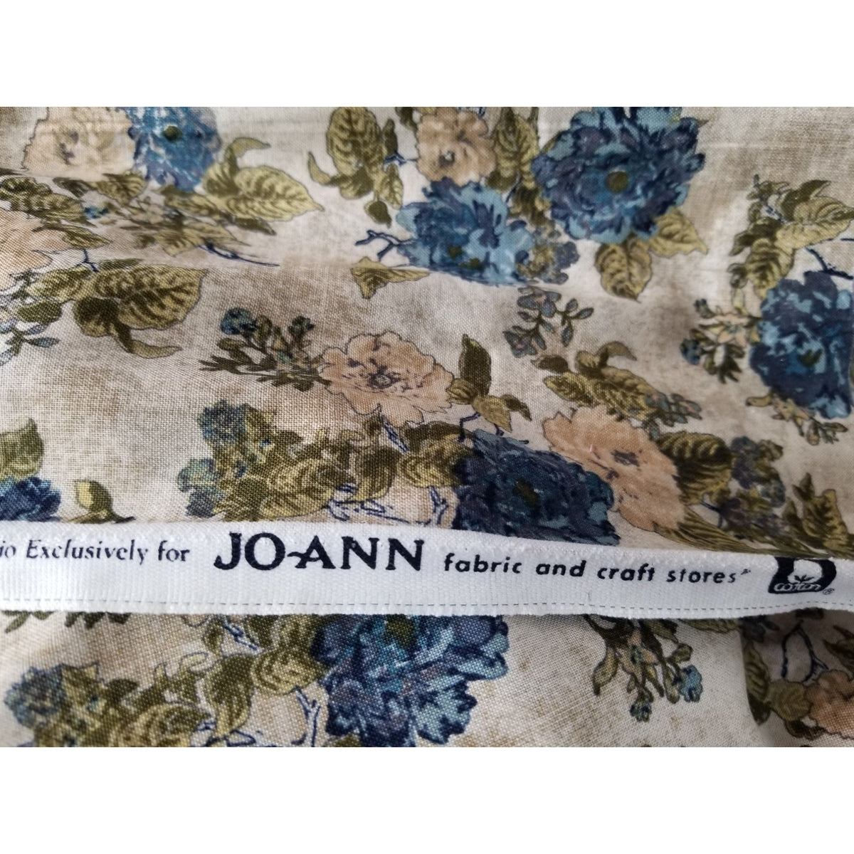 Material  Cream Cotton Fabric Big Blue White Flowers JoAnn Fabric Green  42" x  36" Cotton