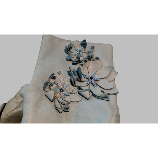 Gloves Vintage Ann Taylor Size L Shell Sheepskin Lining 50% Cashmere 30 % Wool  20 % Silk  Sheepskin Flowers Beaded 8 1/2" x 4"