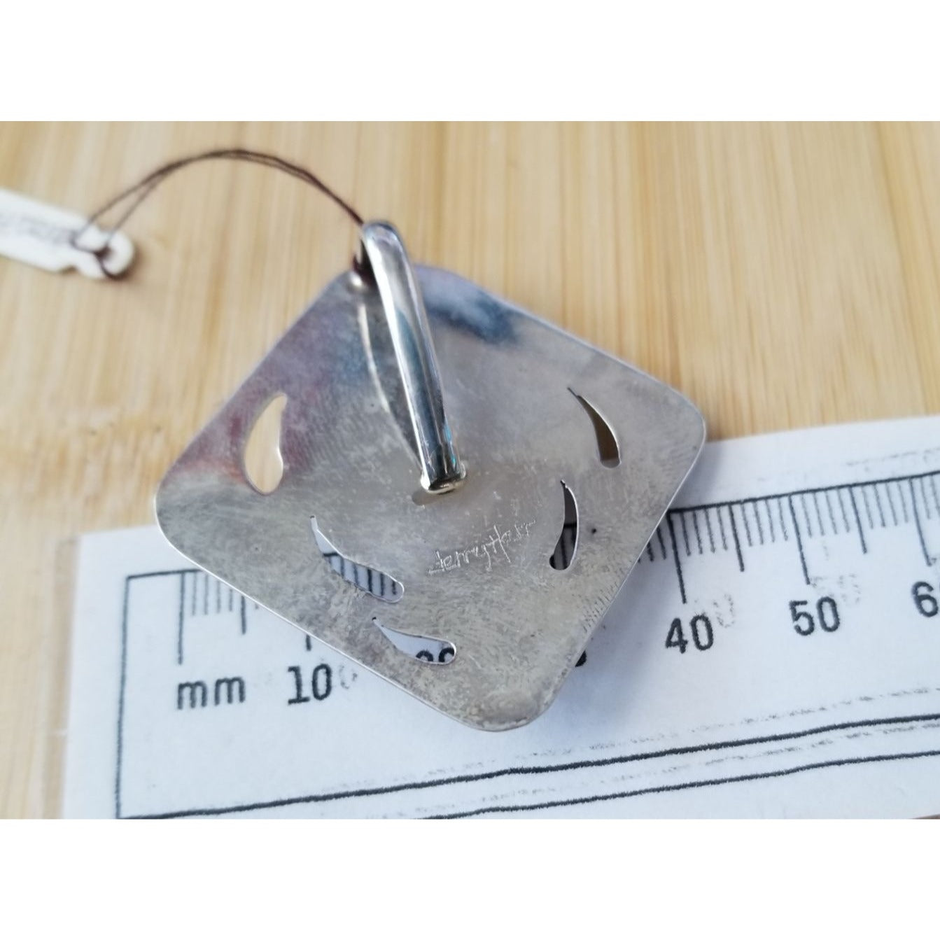 Pendant Varacite 1 1/2 " square 22  x 10 cm Bail  8.9 Gr 44.5  ct 45 cm x 45 cm Silver