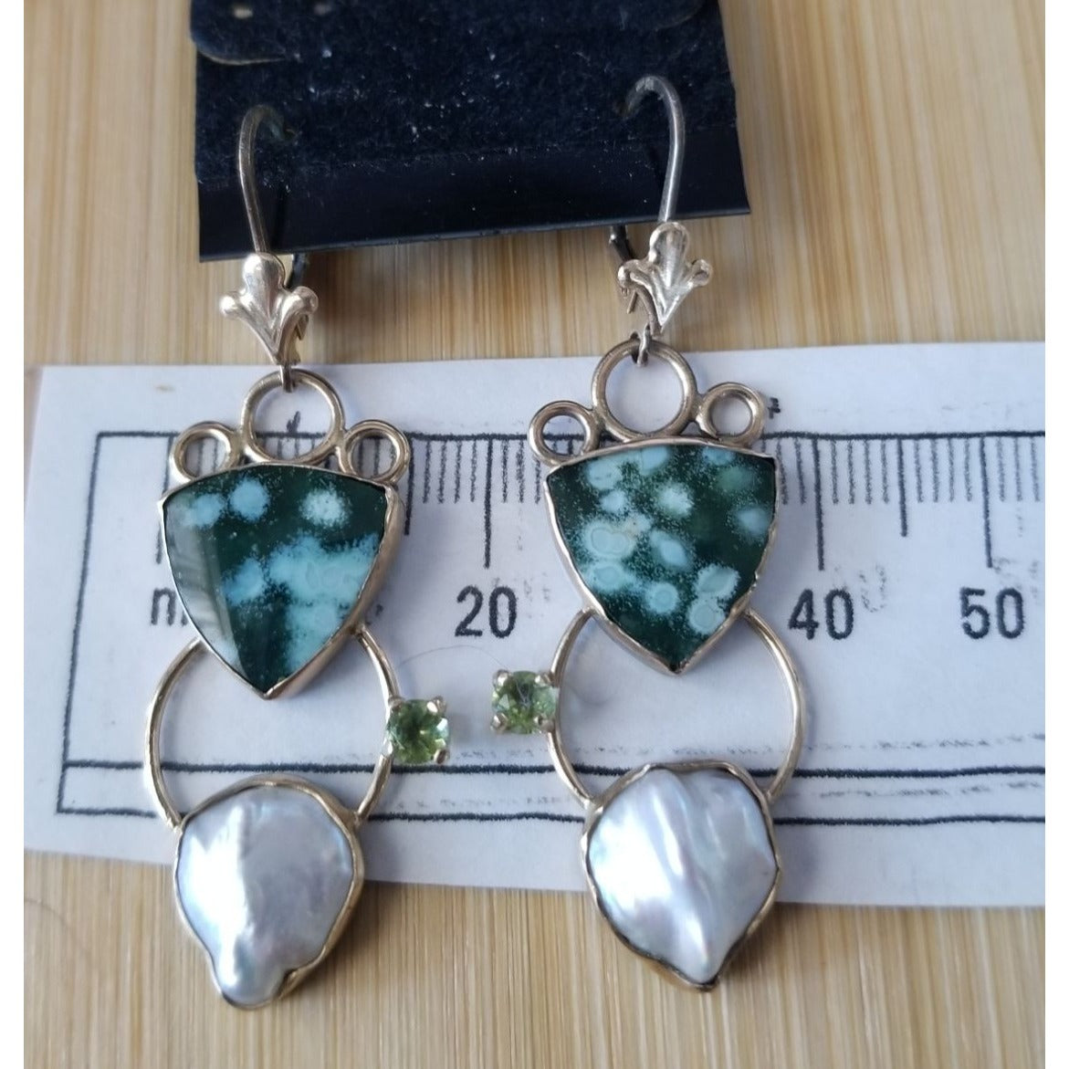 Earrings Gold  3 Stones Baroque Pearl Periodot Malakite  8.3  Gr 37 ct  Gold 50 mm  x 18  mm  Stone 1 0 mm x 5 mm