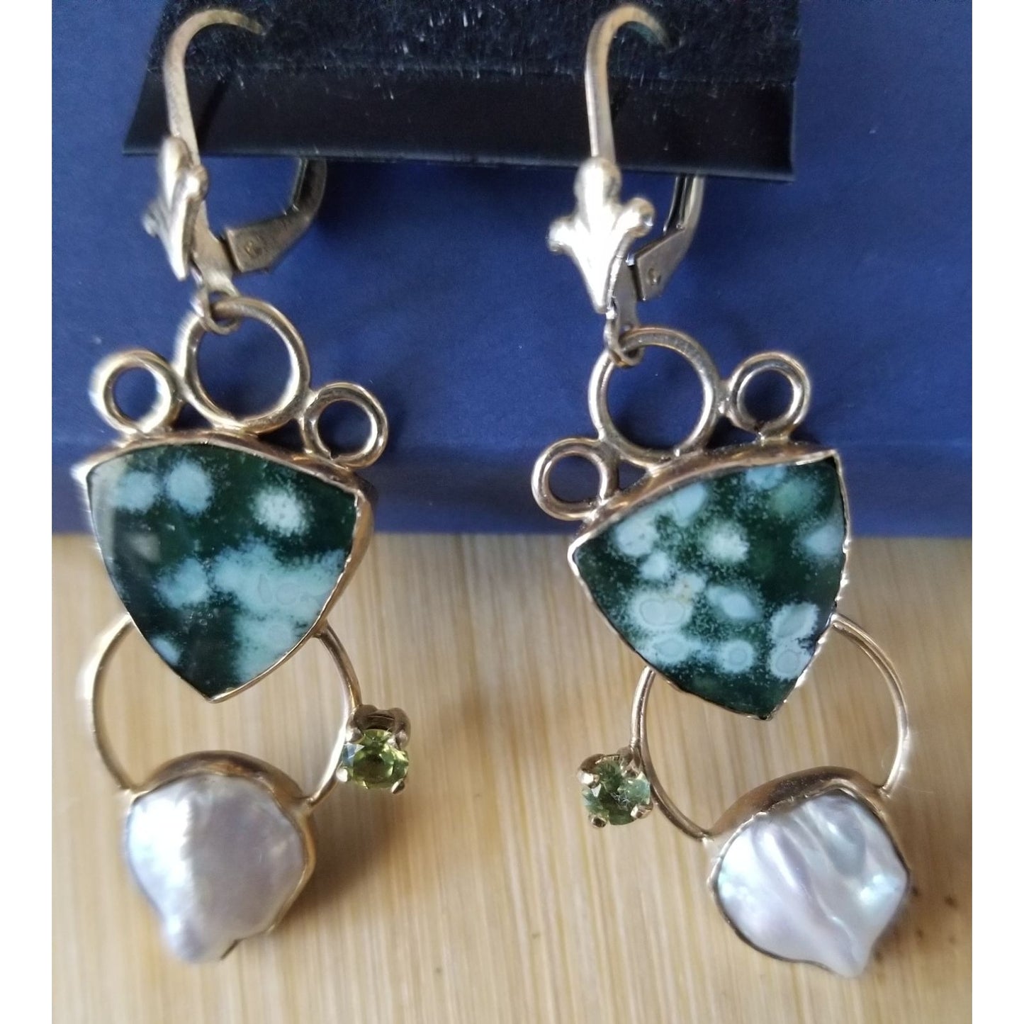 Earrings Gold  3 Stones Baroque Pearl Periodot Malakite  8.3  Gr 37 ct  Gold 50 mm  x 18  mm  Stone 1 0 mm x 5 mm