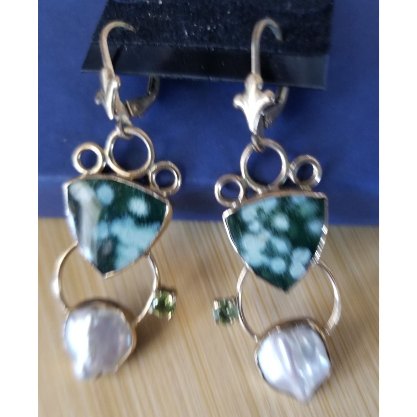 Earrings Gold  3 Stones Baroque Pearl Periodot Malakite  8.3  Gr 37 ct  Gold 50 mm  x 18  mm  Stone 1 0 mm x 5 mm
