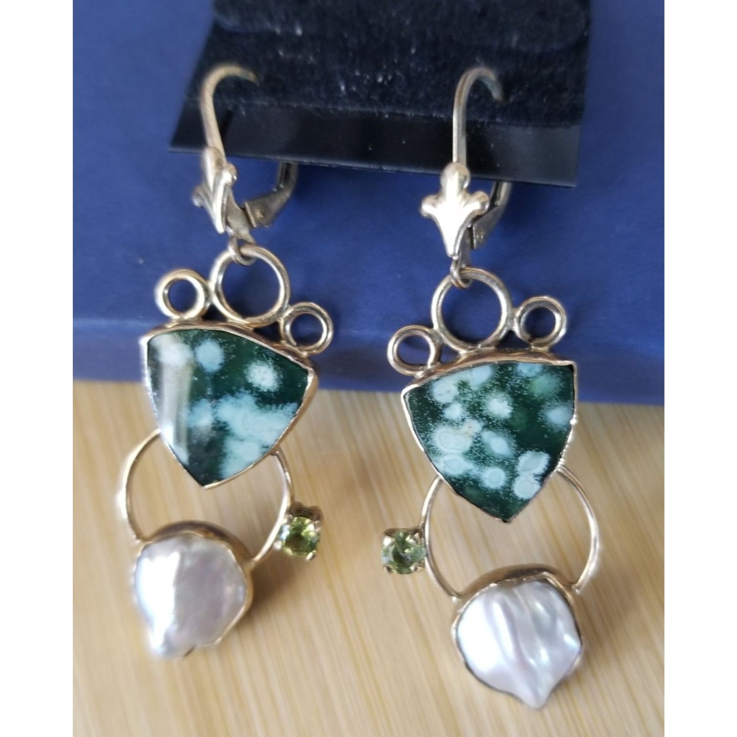 Earrings Gold  3 Stones Baroque Pearl Periodot Malakite  8.3  Gr 37 ct  Gold 50 mm  x 18  mm  Stone 1 0 mm x 5 mm