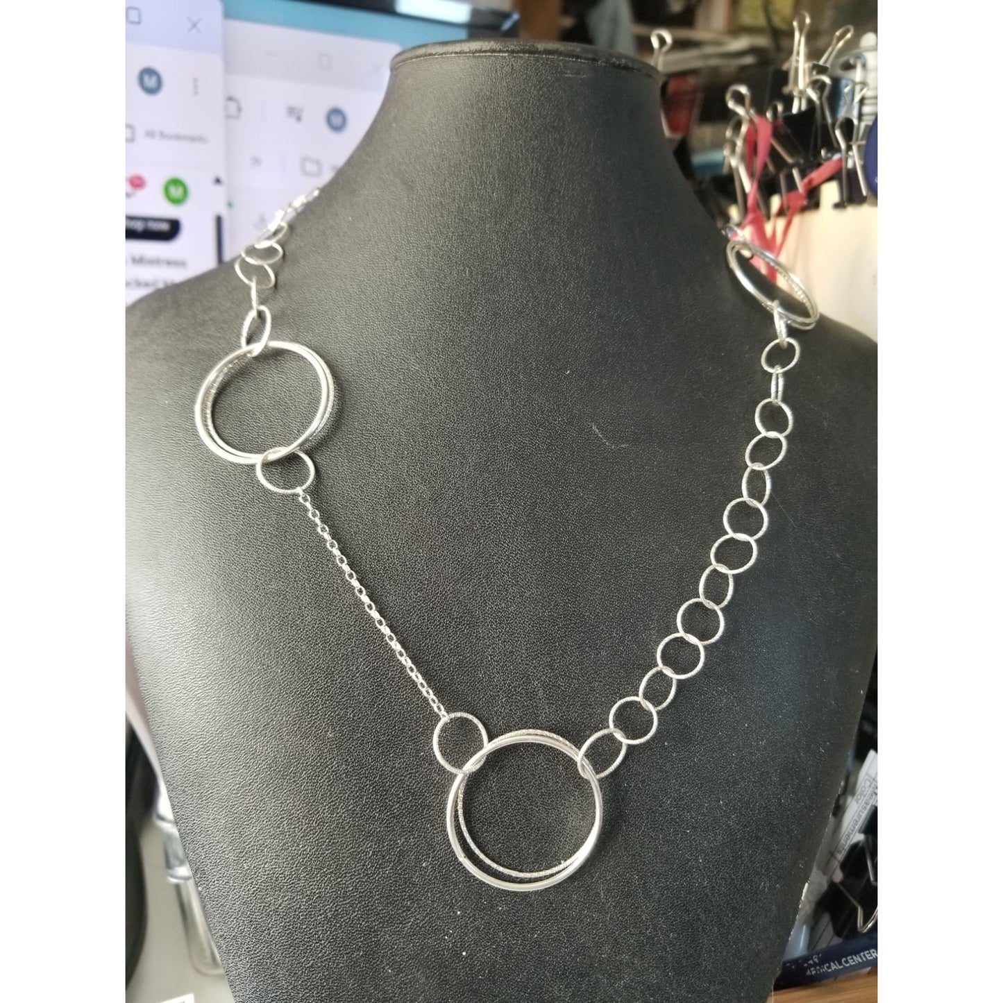 Necklace Silver Hoops Silver 11 gr 55 ct  3 cm  x 1 cm  19" chain  Jerry Fran Harr