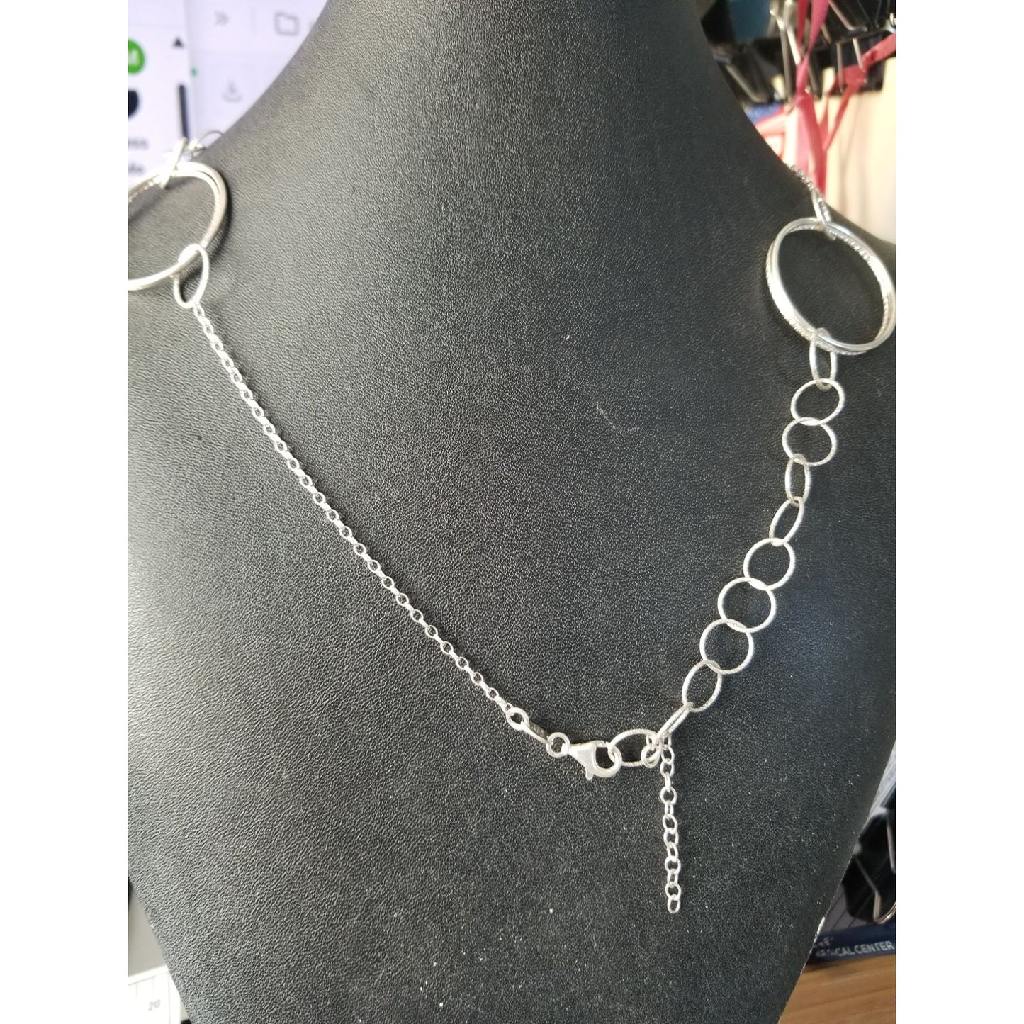 Necklace Silver Hoops Silver 11 gr 55 ct  3 cm  x 1 cm  19" chain  Jerry Fran Harr