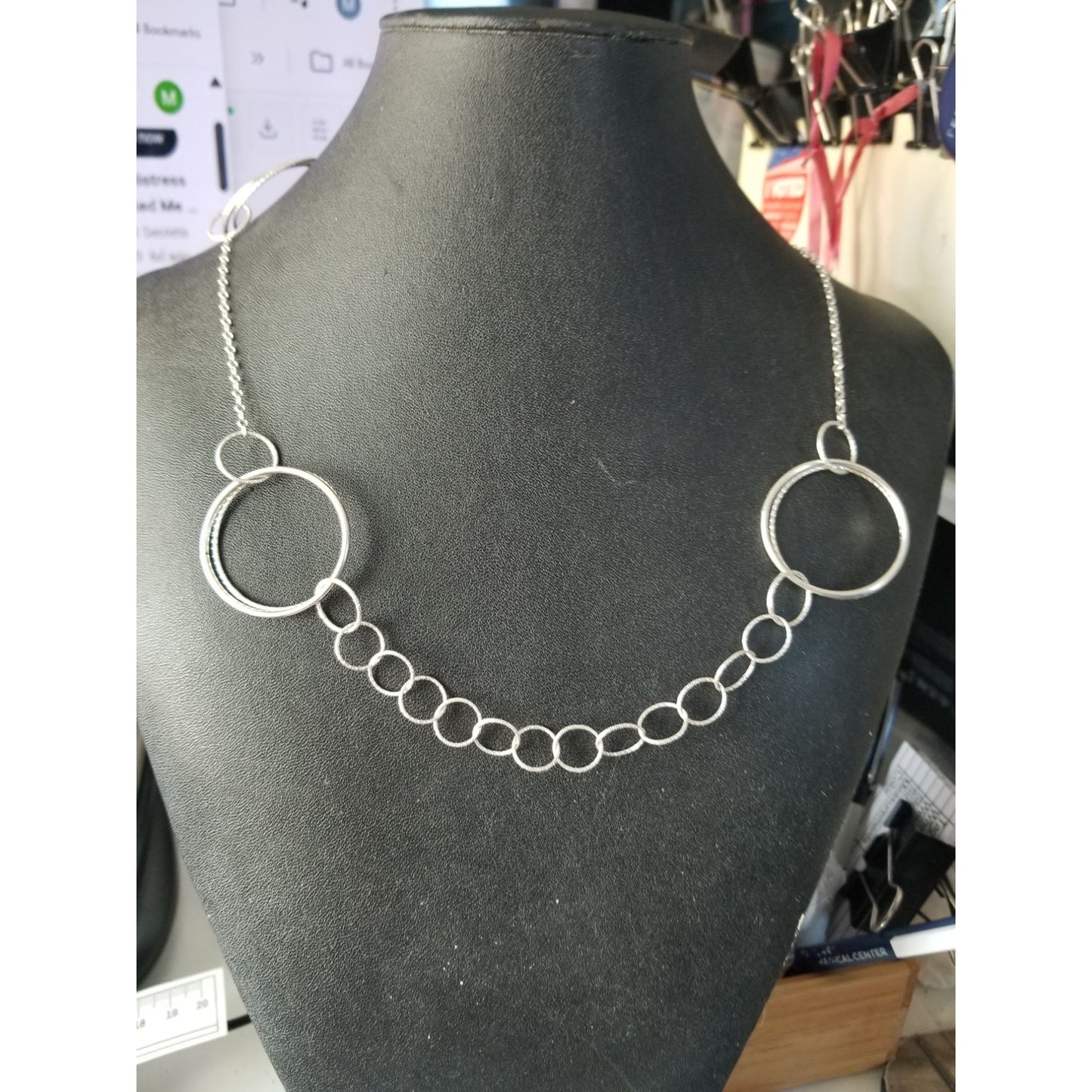 Necklace Silver Hoops Silver 11 gr 55 ct  3 cm  x 1 cm  19" chain  Jerry Fran Harr