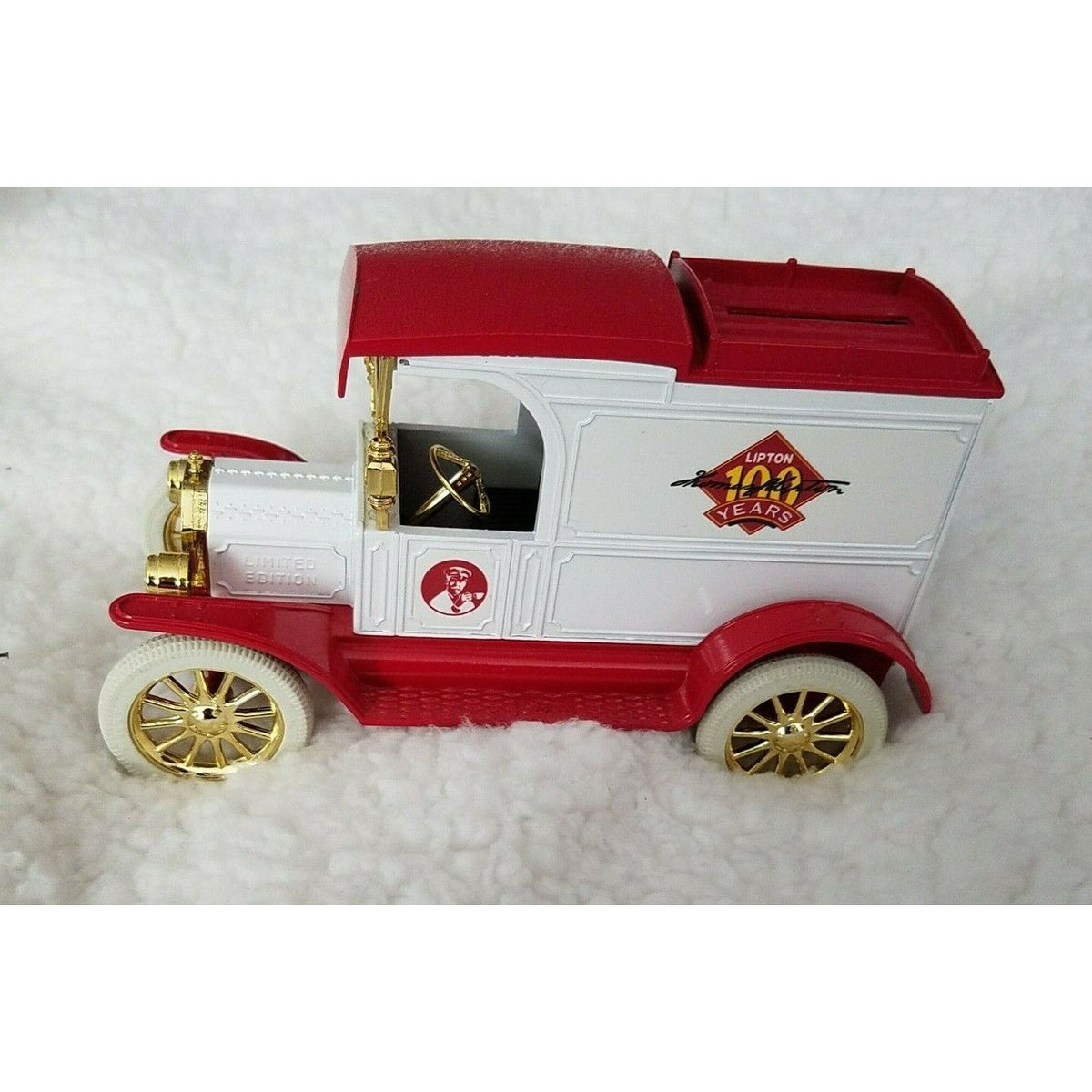 Toy Bank Die Cast  Lipton Tea Truck # 7505 White Wheels Key
