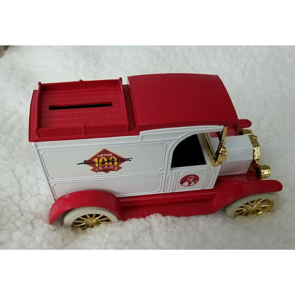 Toy Bank Die Cast  Lipton Tea Truck # 7505 White Wheels Key