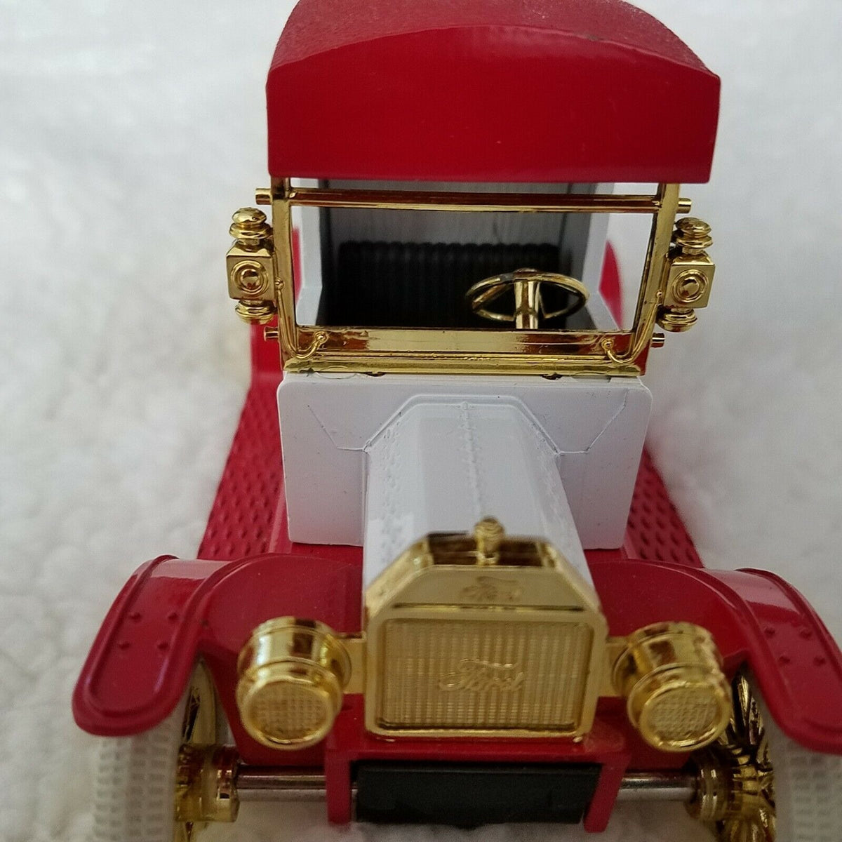 Toy Bank Die Cast  Lipton Tea Truck # 7505 White Wheels Key