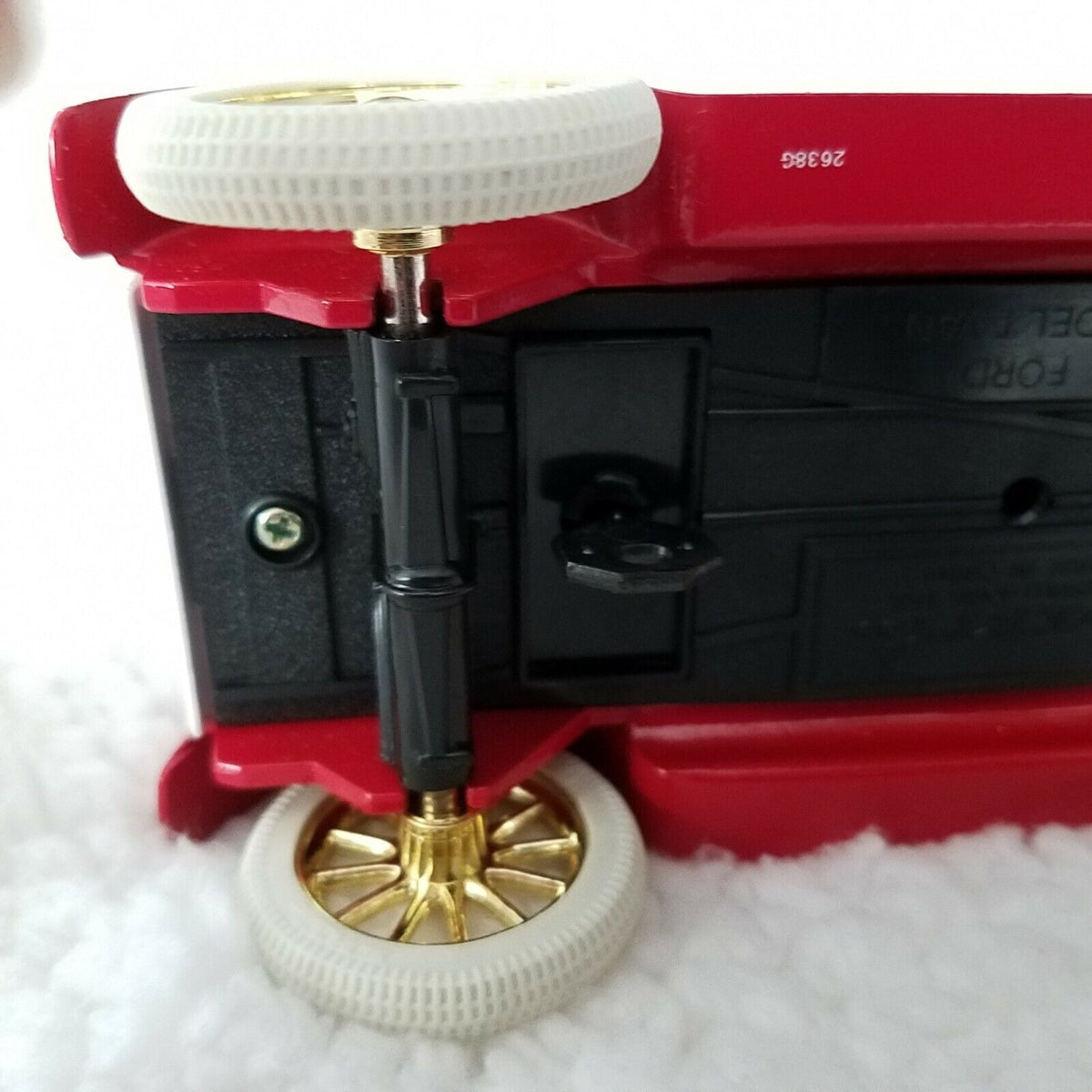 Toy Bank Die Cast  Lipton Tea Truck # 7505 White Wheels Key