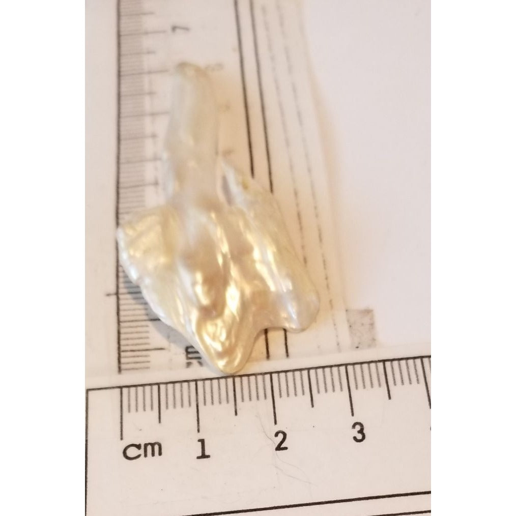 Loose Baroque Arrow Freshwater Keshi 25.5 ct  5.1 gr  6 cm  x 3 .5 cm