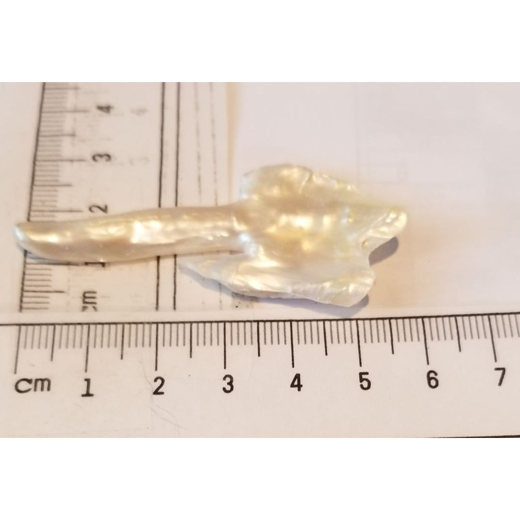 Loose Baroque Arrow Freshwater Keshi 25.5 ct  5.1 gr  6 cm  x 3 .5 cm