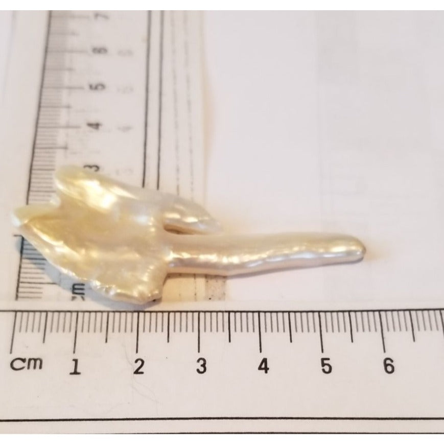 Loose Baroque Arrow Freshwater Keshi 25.5 ct  5.1 gr  6 cm  x 3 .5 cm
