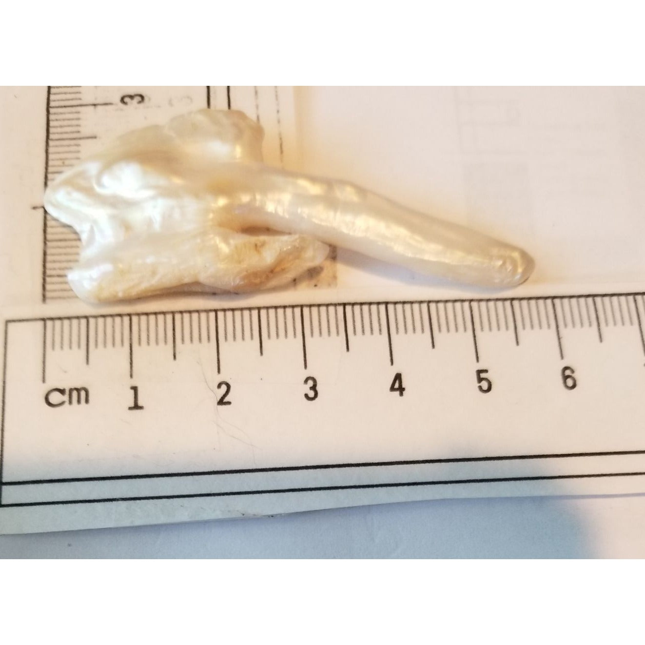 Loose Baroque Arrow Freshwater Keshi 25.5 ct  5.1 gr  6 cm  x 3 .5 cm
