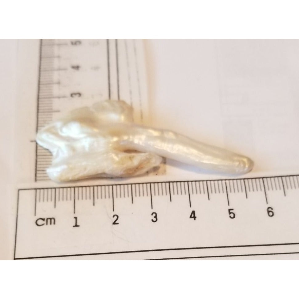 Loose Baroque Arrow Freshwater Keshi 25.5 ct  5.1 gr  6 cm  x 3 .5 cm