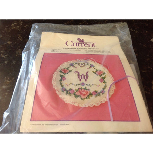 Craft Current counted cross stitch Sachet Kit Roses Round 5"  #4625-7 Heart Lace