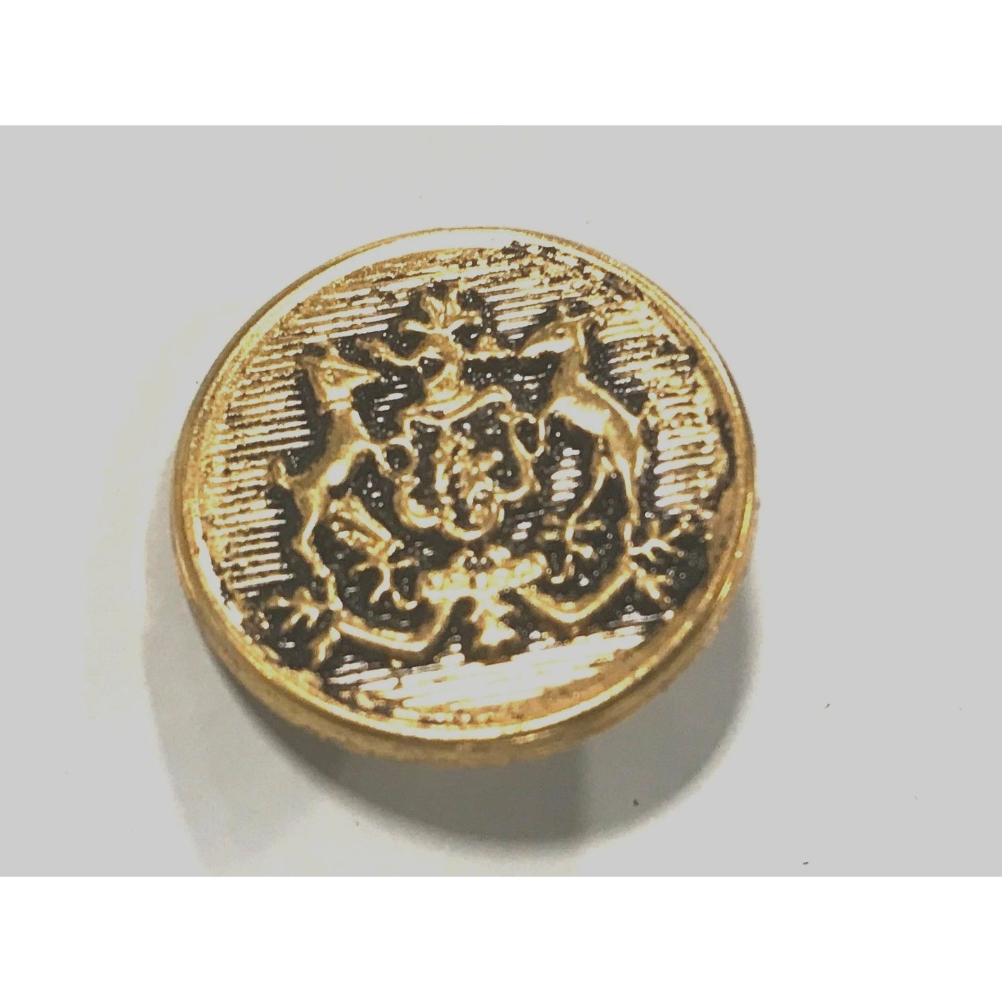 Sewing 148 C&C Metal Products 5160 Rimmed Horse Crest Metal Button Ligne Antique Gold