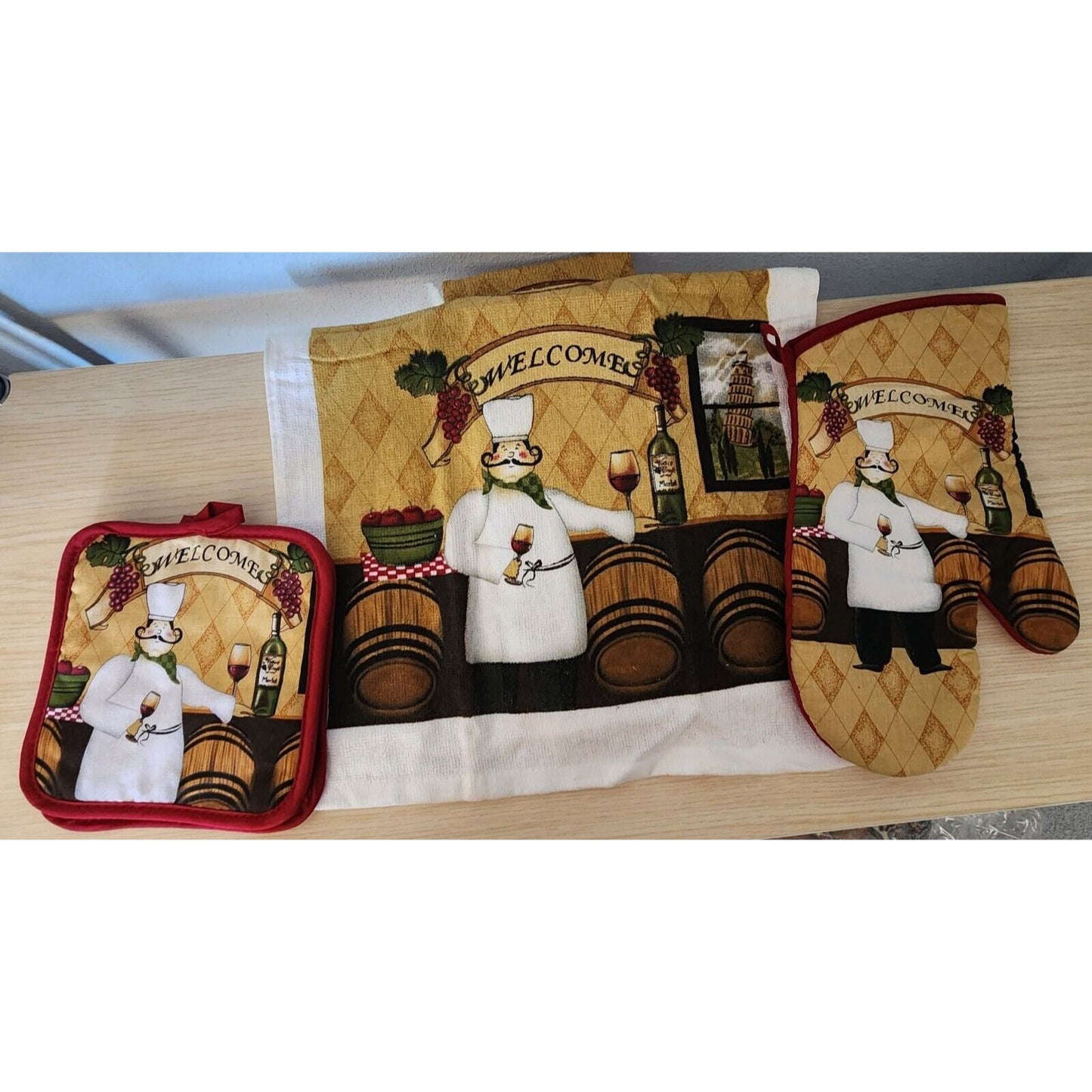 Kitchen Towel 5 Piece Set Welcome Chef   2 Towels  2 Pot Holders, 1 Oven Mitt