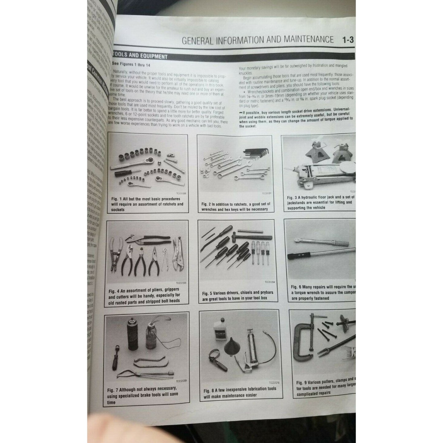 Book 1984 - 95  Chilton's Chrysler Caravan Voyager Town & Country  Repair Manual