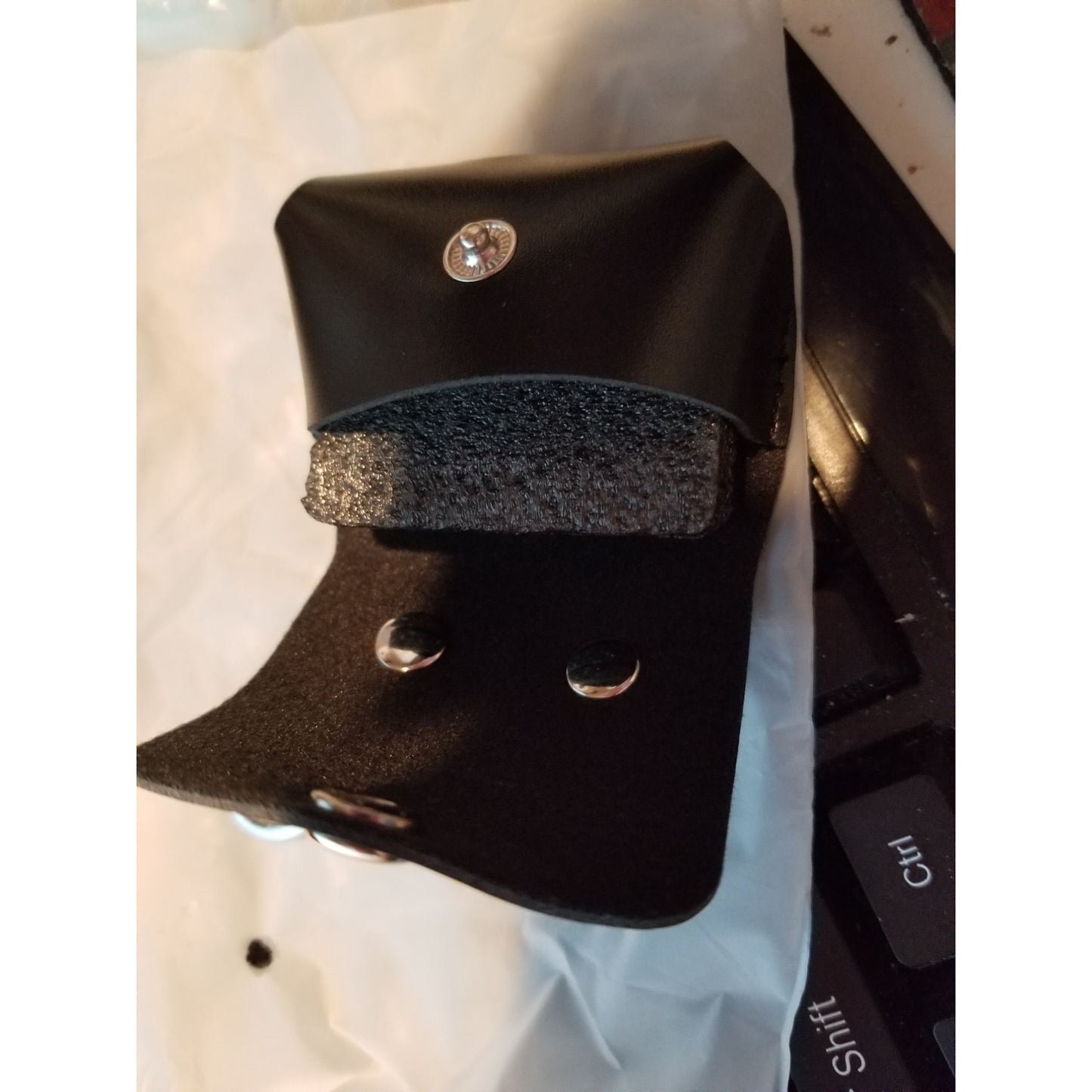 Earbuds Donwell U-Proe True Wireless Earbuds and a Carrying Case with Hook