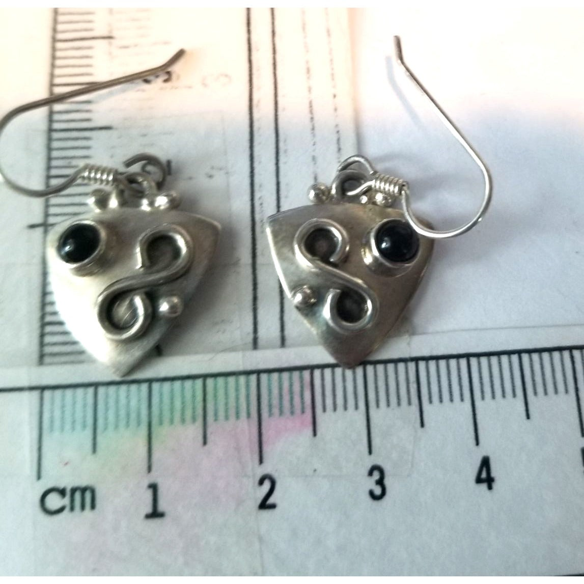 Earrings Silver Garnet  4.1 Gr  20 ct  2 cm  x 2 cm  Triangle 0.5 cm Silver
