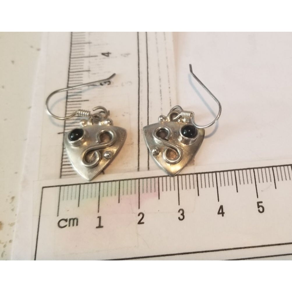Earrings Silver Garnet  4.1 Gr  20 ct  2 cm  x 2 cm  Triangle 0.5 cm Silver