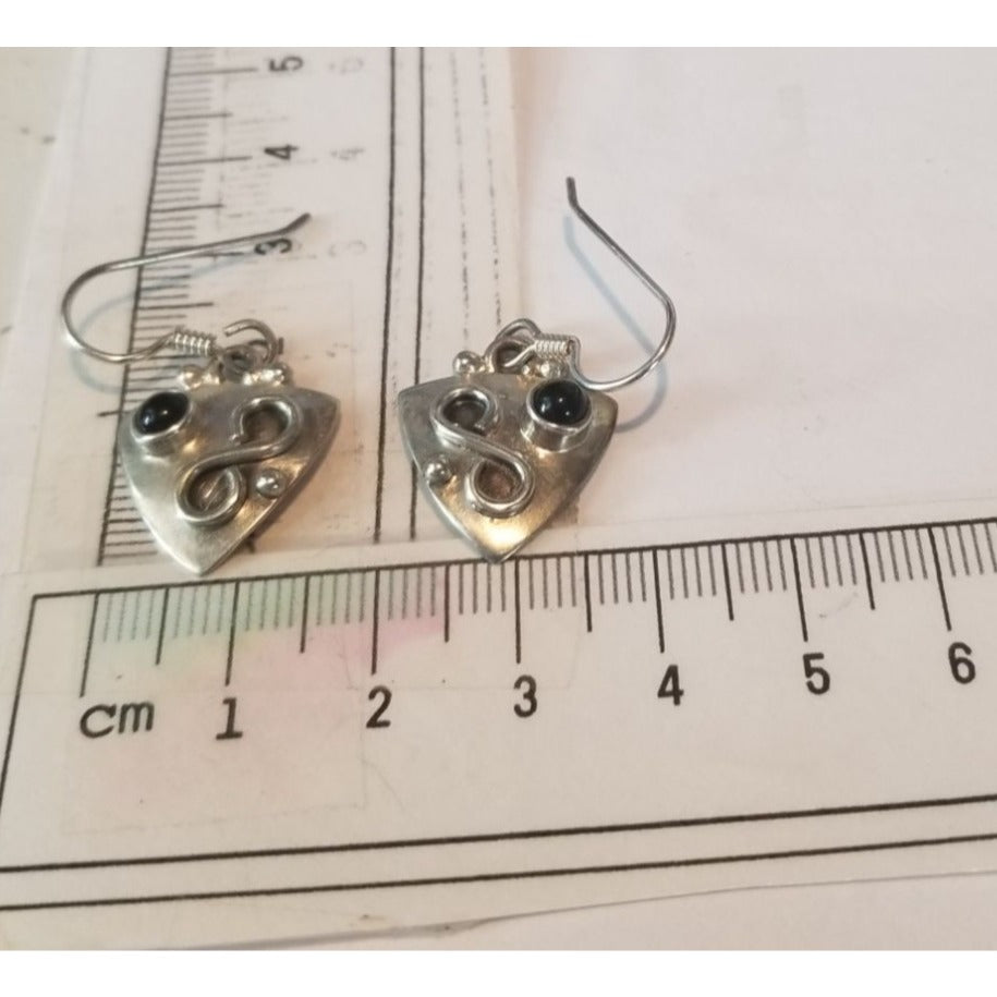Earrings Silver Garnet  4.1 Gr  20 ct  2 cm  x 2 cm  Triangle 0.5 cm Silver