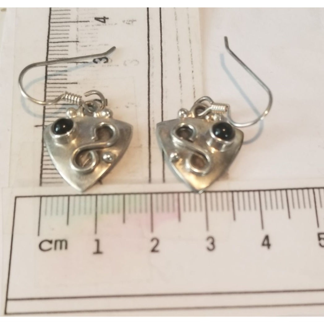 Earrings Silver Garnet  4.1 Gr  20 ct  2 cm  x 2 cm  Triangle 0.5 cm Silver